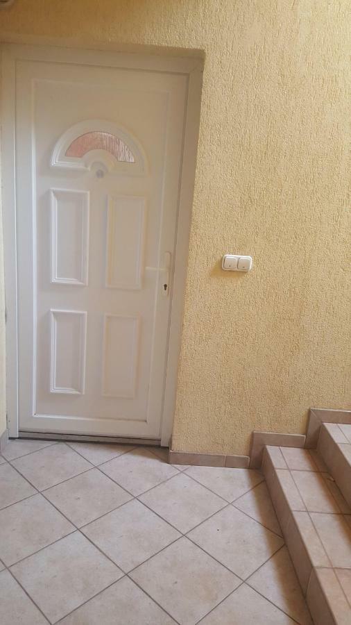 Kristaly Apartman 塞格德 外观 照片