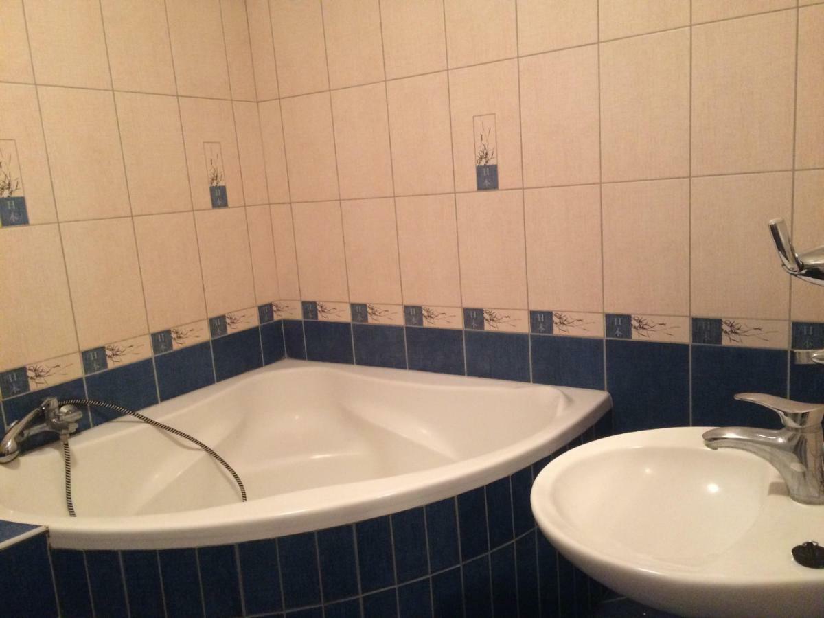 Kristaly Apartman 塞格德 外观 照片